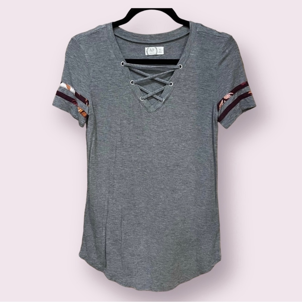 🎉3/$20 NWOT Maurices Tee